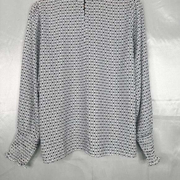Elegant Black and White Patterned Gathered Sleeve Women's Top Size M - Picture 6 of 8